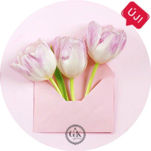 Rózsaszín tulipánok borítékban tortaostya