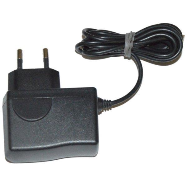 Doro HKA00605055-3B fekete gyári hálózati töltő 5V, 550mA Micro USB
csatlakozóval