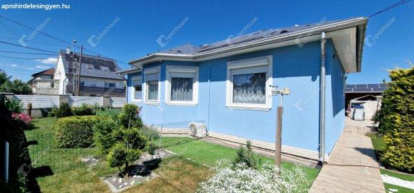 Mályiban nappali + 3 szobás napelemes, napkollektoros családi ház
gyönyörű kerttel és garázzsal eladó!