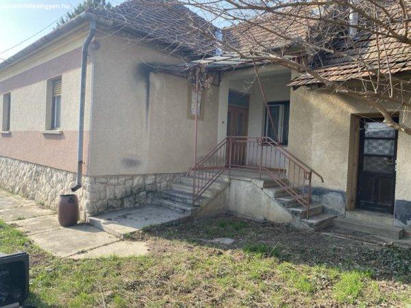 Eladó 85m2-es Családi ház, Győrújbarát