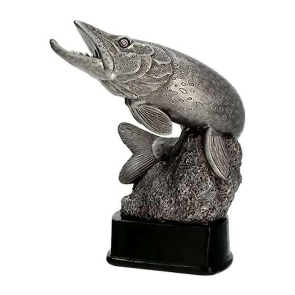 Öntött csuka figura - dekorációs hal szobor