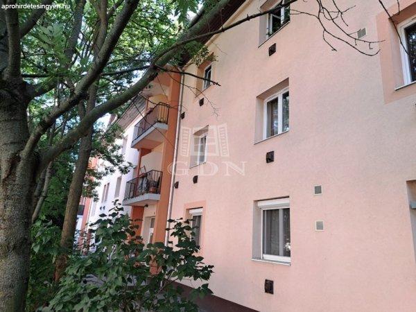 Eladó lakás Tököl, 	Duna utca