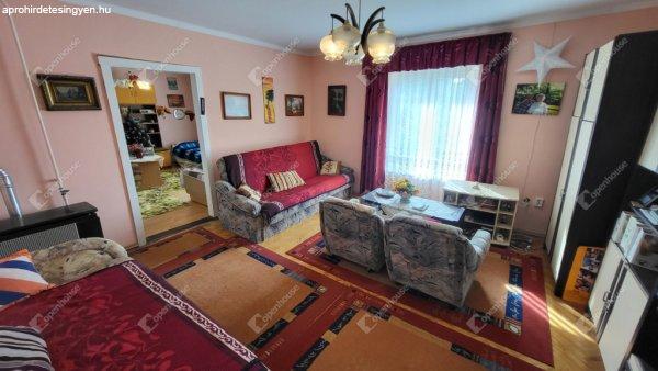 Miskolcon, panorámás 820m2-es telken, kiváló állapotú, 68 m2-es családi
ház eladó!