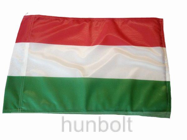 Nemzeti színű 4 sarkában ringlis (karika) hurkolt poliészter kültéri
zászló 60x90 cm