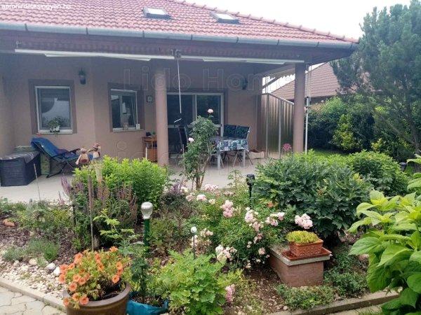 Kiváló állapotú családi ház zöldövezetben eladó! - Ságvár