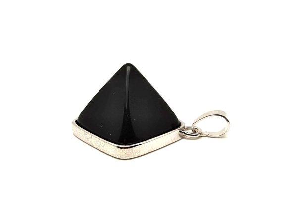 Piramis medál fémmel Ónix 2x2cm