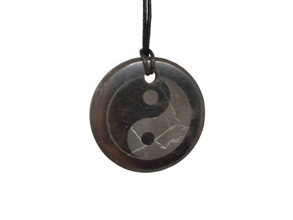 Shungit medál gravírozott yin yang 30mm