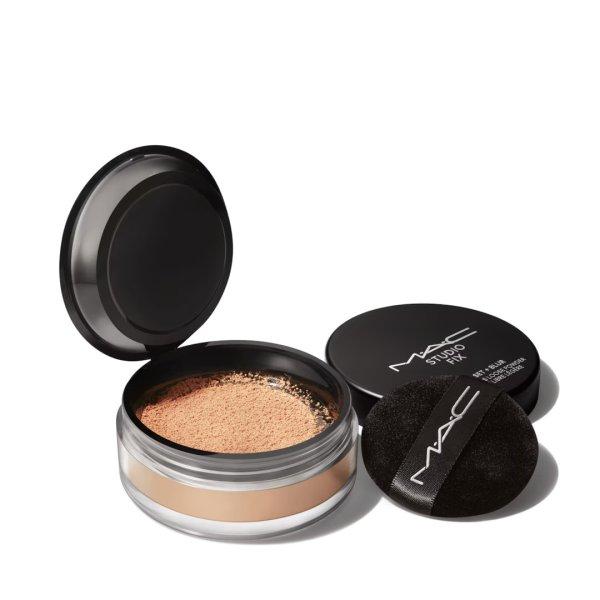 MAC Cosmetics Laza púder Studio Fix Pro Set + (Blur Weightless Loose
Powder) 6,5 g Medium Deep