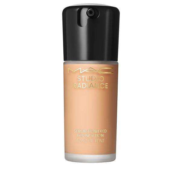 MAC Cosmetics Hidratáló smink Studio Radiance (Serum Powered
Foundation) 30 ml NW22