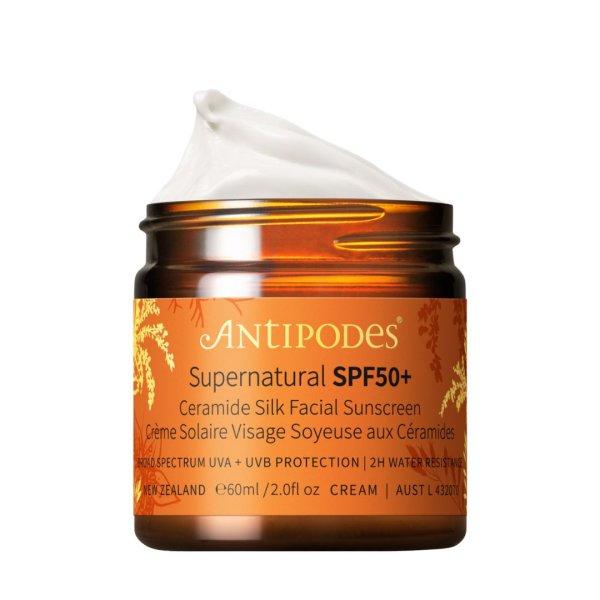 Antipodes Gyengéd fényvédő arcra SPF 50+ Supernatural
(Ceramide Silk Facial Sunscreen) 60 ml