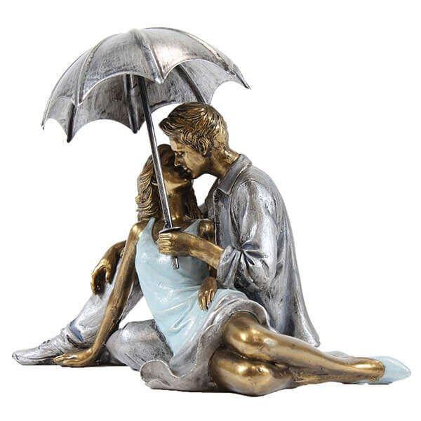 Szerelmes pár esernyő alatt  szobor - 19x15 cm