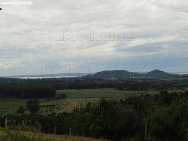 Eladó balatoni részpanorámás gazdasági épület a Csobánc hegyen! -
Gyulakeszi