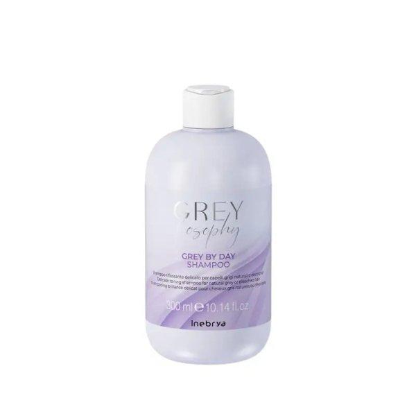 Inebrya Ősz és platinaszőke haj sárga tónusait
semlegesítő sampon Grey By Day (Shampoo) 300 ml