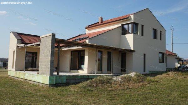 Új építésű 4 hálószobás családi ház Nemesvámoson Eladó!
