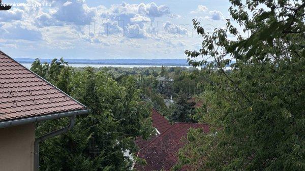 Eladó hangulatos PANORÁMÁS balatongyöröki ÉPTÉSI TELEK nyaralóval. -
Balatongyörök