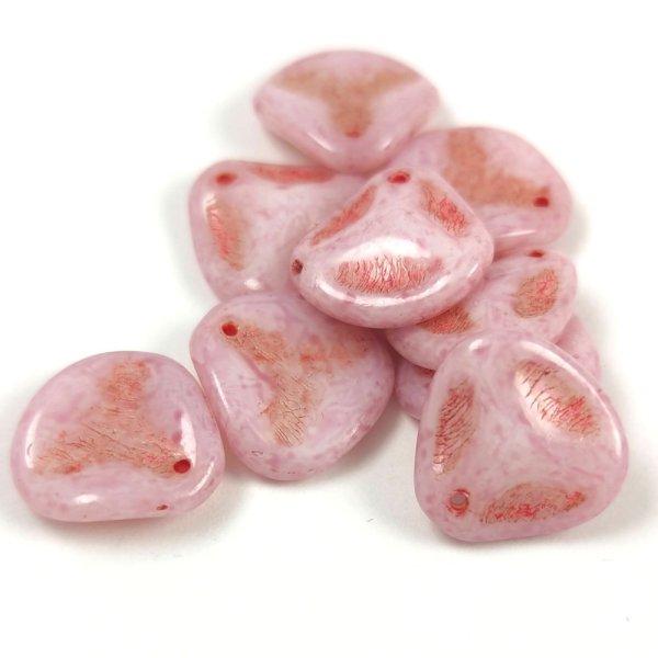 Rose petal gyöngy - Alabaster Milky Light Amethyst - 14x13mm