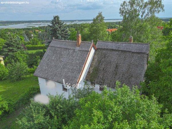 Eladó 100 nm-es Felújítandó Üdülő, nyaraló Velence Panorámás 