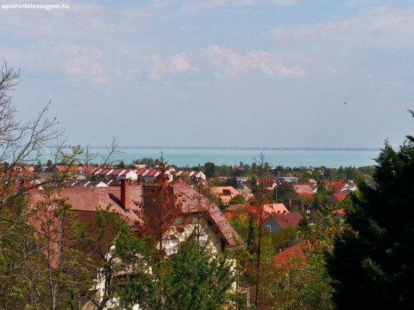 Eladó 100 nm-es Felújított Sorház Balatonfüred Tamási Áron utca  