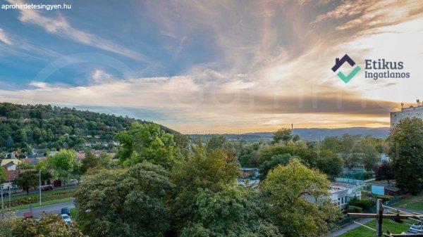 Szent István utcában 2 szobás loggiás lakás eladó! - Miskolc