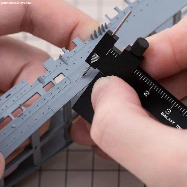 Egyenlő távolságú párhuzamos vonalzó katonai miniatűr méretarányú
modellkészlethez