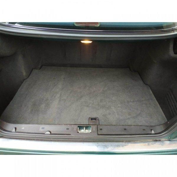 Gumi méretpontos csomagtér tálca Mercedes E-osztály W210 1995-2002
(sedan,avantgard)|Novline