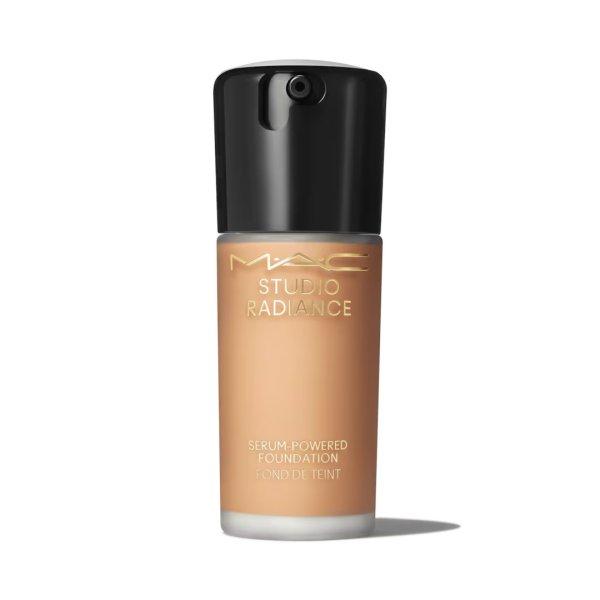 MAC Cosmetics Hidratáló smink Studio Radiance (Serum Powered
Foundation) 30 ml NW35