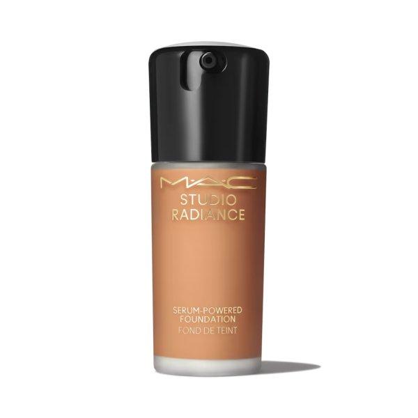 MAC Cosmetics Hidratáló smink Studio Radiance (Serum Powered
Foundation) 30 ml NW45