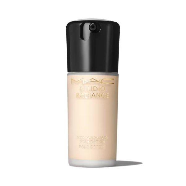 MAC Cosmetics Hidratáló smink Studio Radiance (Serum Powered
Foundation) 30 ml NC11.5