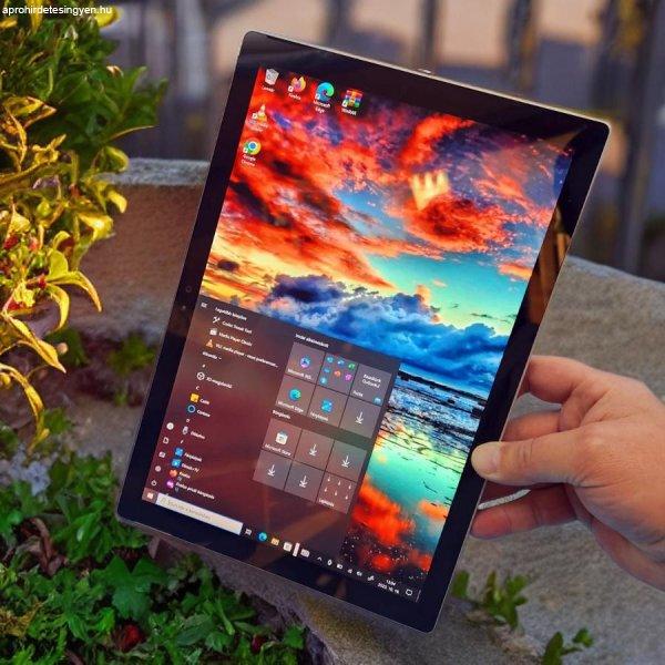 Kézzel fogható minőség Microsoft Surface Pro 4 i5-6300U/4/128SSD/3K/12 Touch
Tablet 