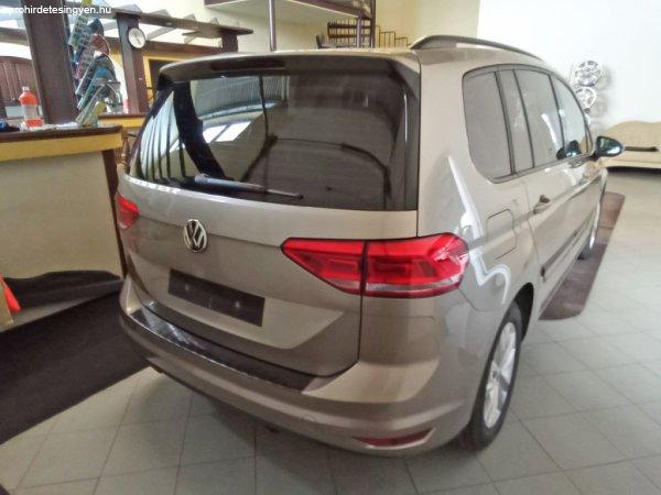 Ochranná lišta hrany kufru VW Touran 2015- (tmavá, matná)|Avisa