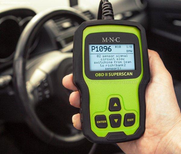 Kézi OBD2 autó diagnosztika műszer, hibakód olvasó M5679