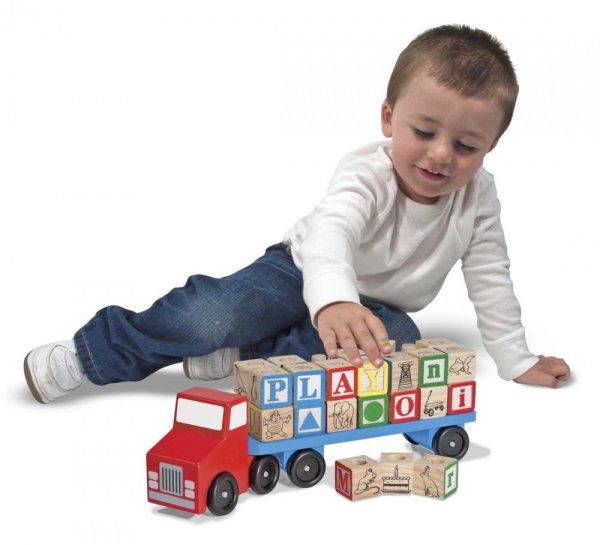 Melissa & Doug betűszállító teherautó