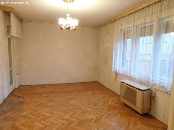 Zoltai Lajos utcán, 51 m2-es, 2 szobás lakás, 18 m2-es garázzsal eladó. -
Debrecen