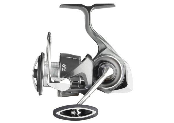 Daiwa 24 Luvias LT 2000D pergető orsó (10214-200)