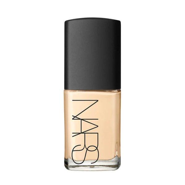 NARS Folyékony smink Sheer Glow (Foundation) 30 ml Gobi