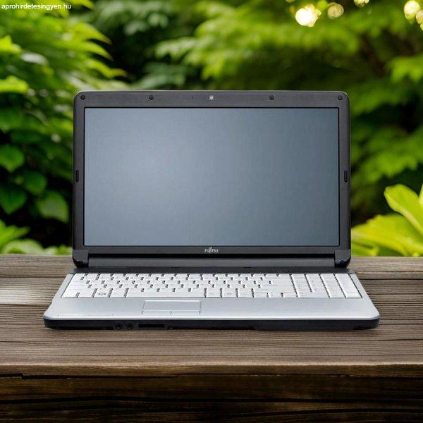 Könnyen kezelhető Fujitsu Lifebook A530 i3-M380/4/128SSD/15,6