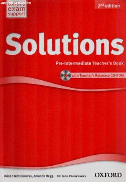 Solutions Pre-Intermediate Teacher's Book -