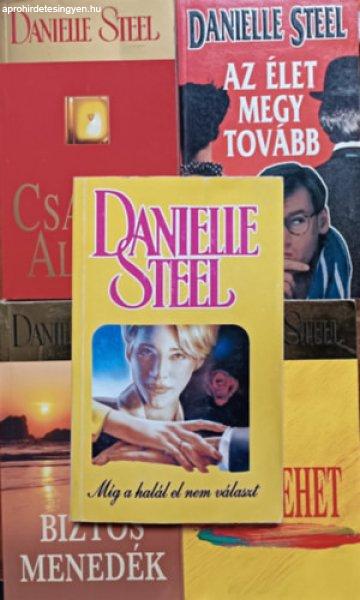 Családi album + Az élet megy tovább + Biztos menedék + Nem lehet + Míg a
halál el nem választ (5 kötet) - Danielle Steel könyvek