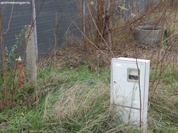 Megvételre kínálunk Monoron egy 700 nm-es közművekkel rendelkező
építési telket.