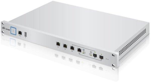 Ubiquiti USG-PRO-4 UniFi Security Gateway 2x GbE LAN/WAN 2x RJ45/SFP Combo
Router