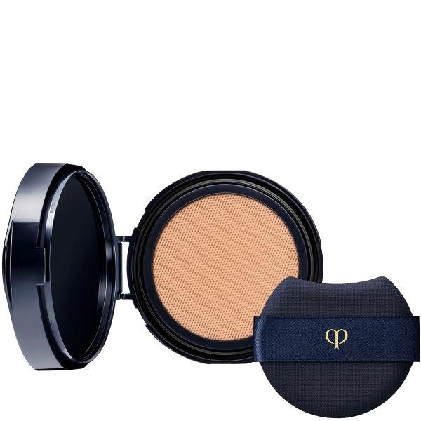 Clé de Peau Beauté Csere utántöltő a szivacsos,
fényesítő kompakt sminkhez SPF 25 (Radiant Cushion Foundation
Natural Refill) 14 g 030 Medium Ocher