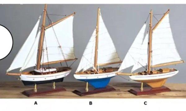 Hajómodell Vitorlás több színben 33cm VVL
