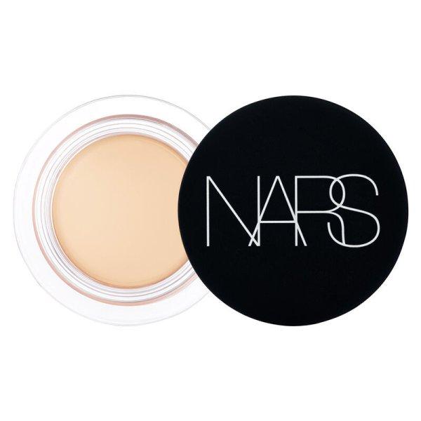 NARS Mattító korrektor (Soft Matte Complete Concealer) 6,2 g Nougatine