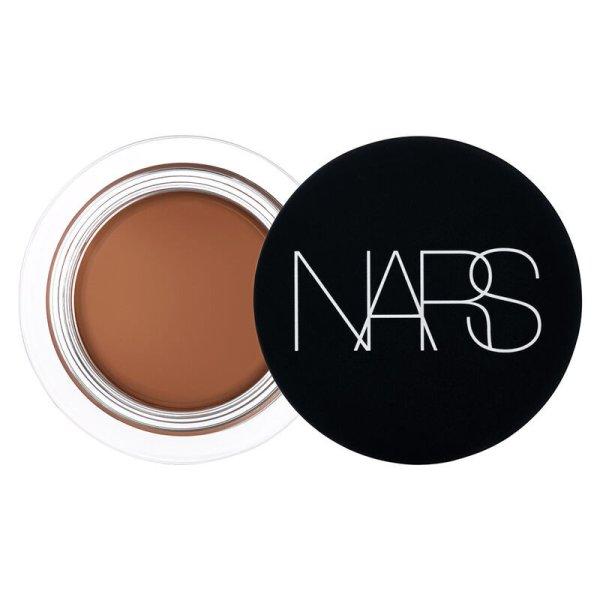 NARS Mattító korrektor (Soft Matte Complete Concealer) 6,2 g Hazelnut