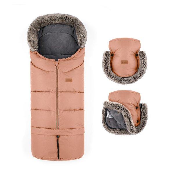 PETITE&MARS Téli szett Arctic 4in1 bundazsák + kézmelegítő kesztyű
babakocsira Furry Pastel Peach