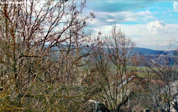 Válon panorámás építési telek eladó