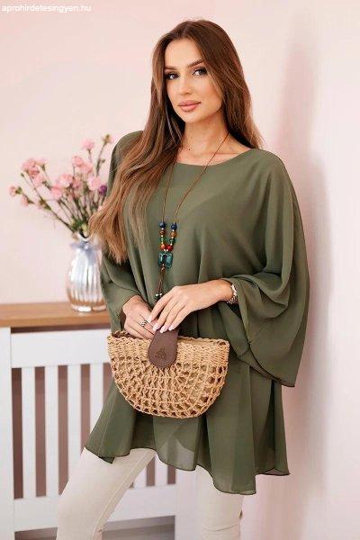 Oversize viszkóz blúz medállal, modell 14521 khaki színben