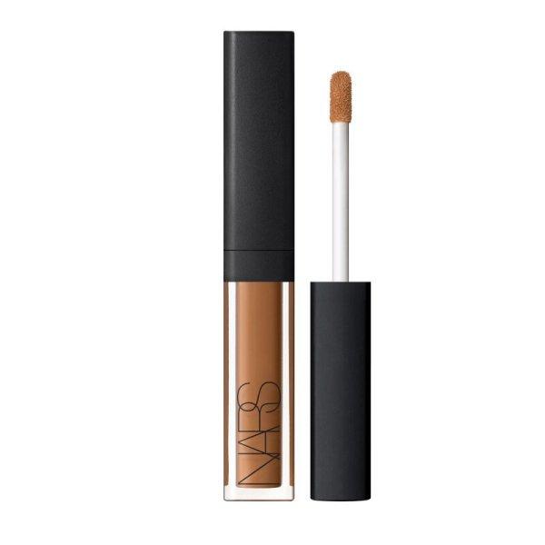 NARS Világosító krémes korrektor (Mini Radiant Creamy
Concealer) 1,4 ml Amande