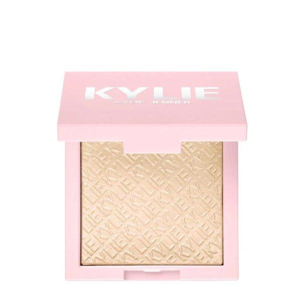 Kylie Cosmetics Fényesítő púder Kylighter (Pressed
Illuminating Powder) 8 g 020 Ice Me Out