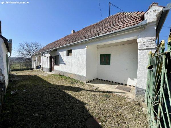 Eladó 112 nm-es Családi ház Bakonysárkány